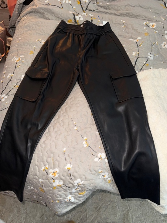 Zara Pants - Zara Black Faux Leather Cropped Cargo Pants